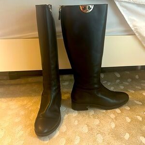 Like new!!! Tory Burch Sidney Boot - black